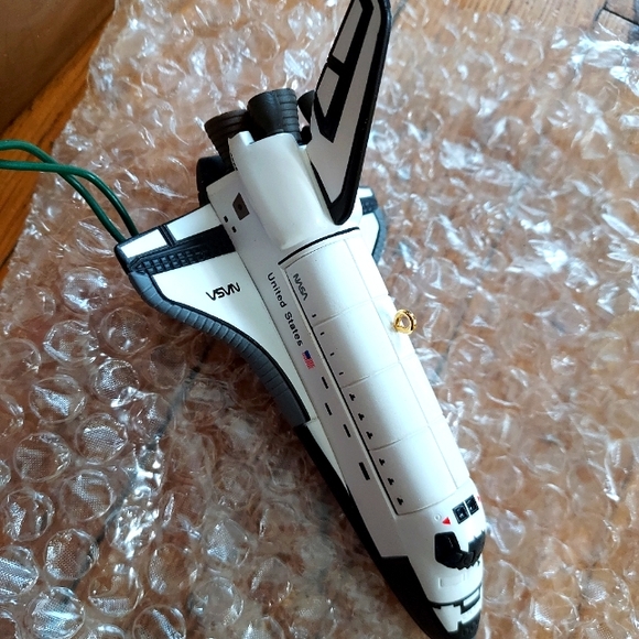 Space Shuttle Magic Stringer Light Hallmark Collectible Christmas Orname… - Picture 6 of 6